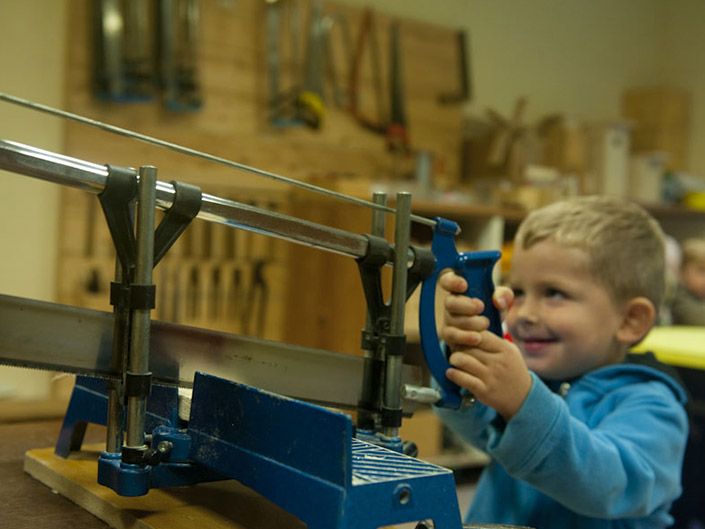 Introductory workshop to carpentry for children (school groups)